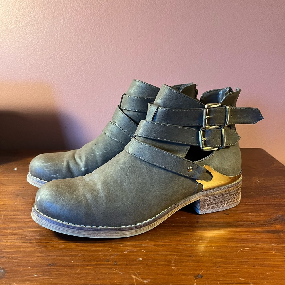 Forever 21 booties Sz. 7